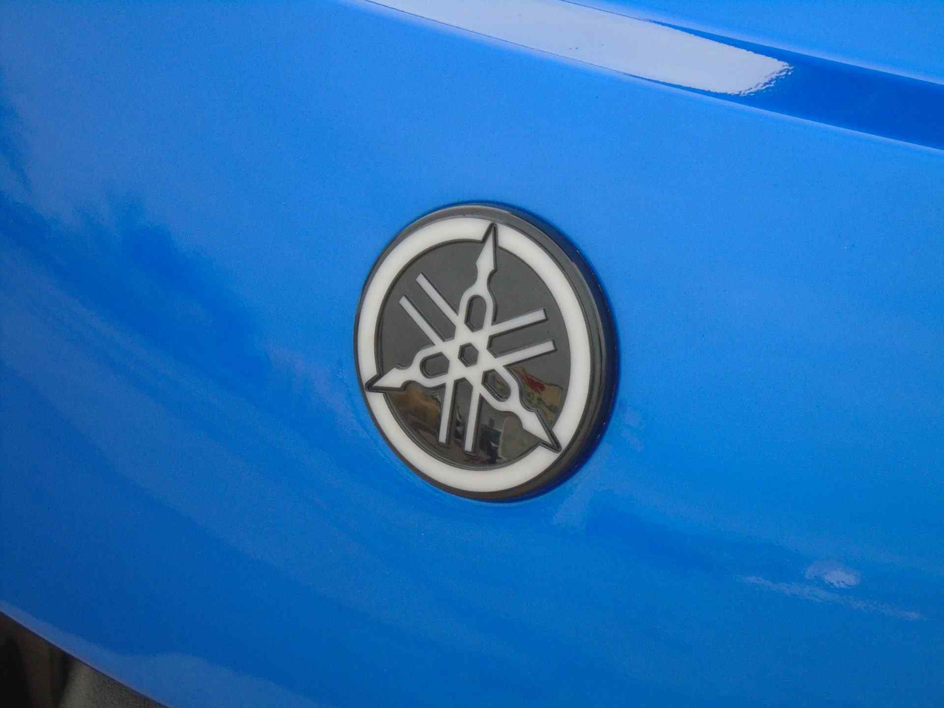 3.5" Backlight Yamaha Tuning Fork LED Logo Light - Image 2